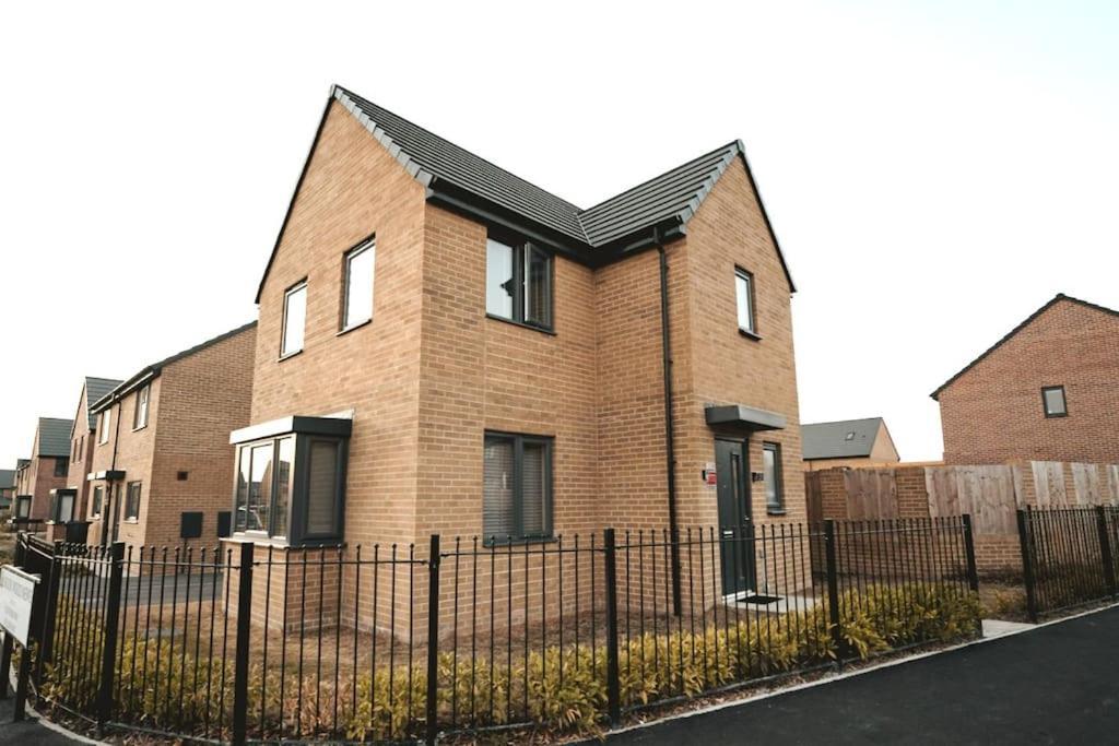 Willow Heights Modern 5-7 Persons/3 Bed Detached Rotherham Bagian luar foto